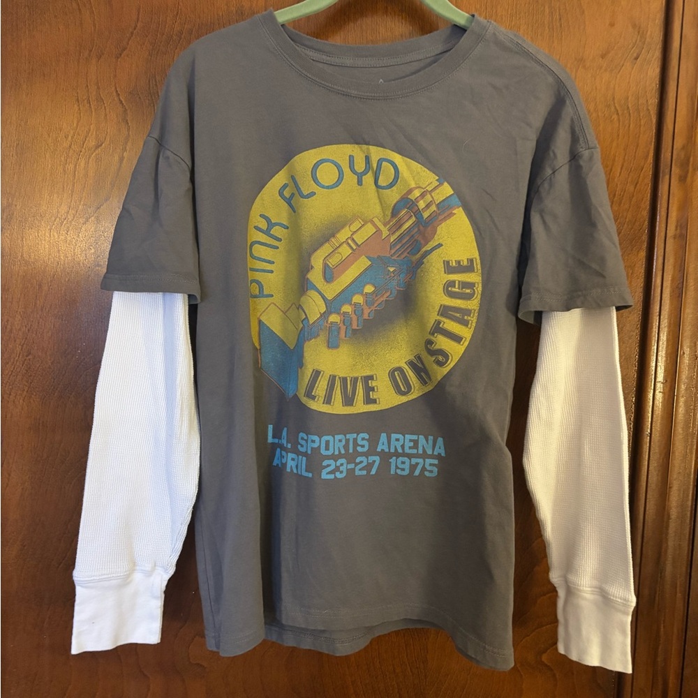 Pink Floyd Graphic Concert Tee 1975 by goodie two sleeves size M